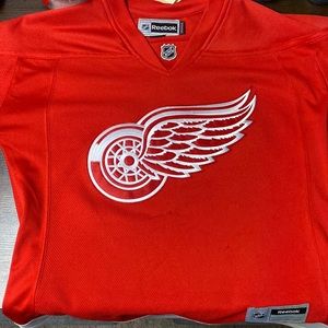 Women’s Red Wings Jersey